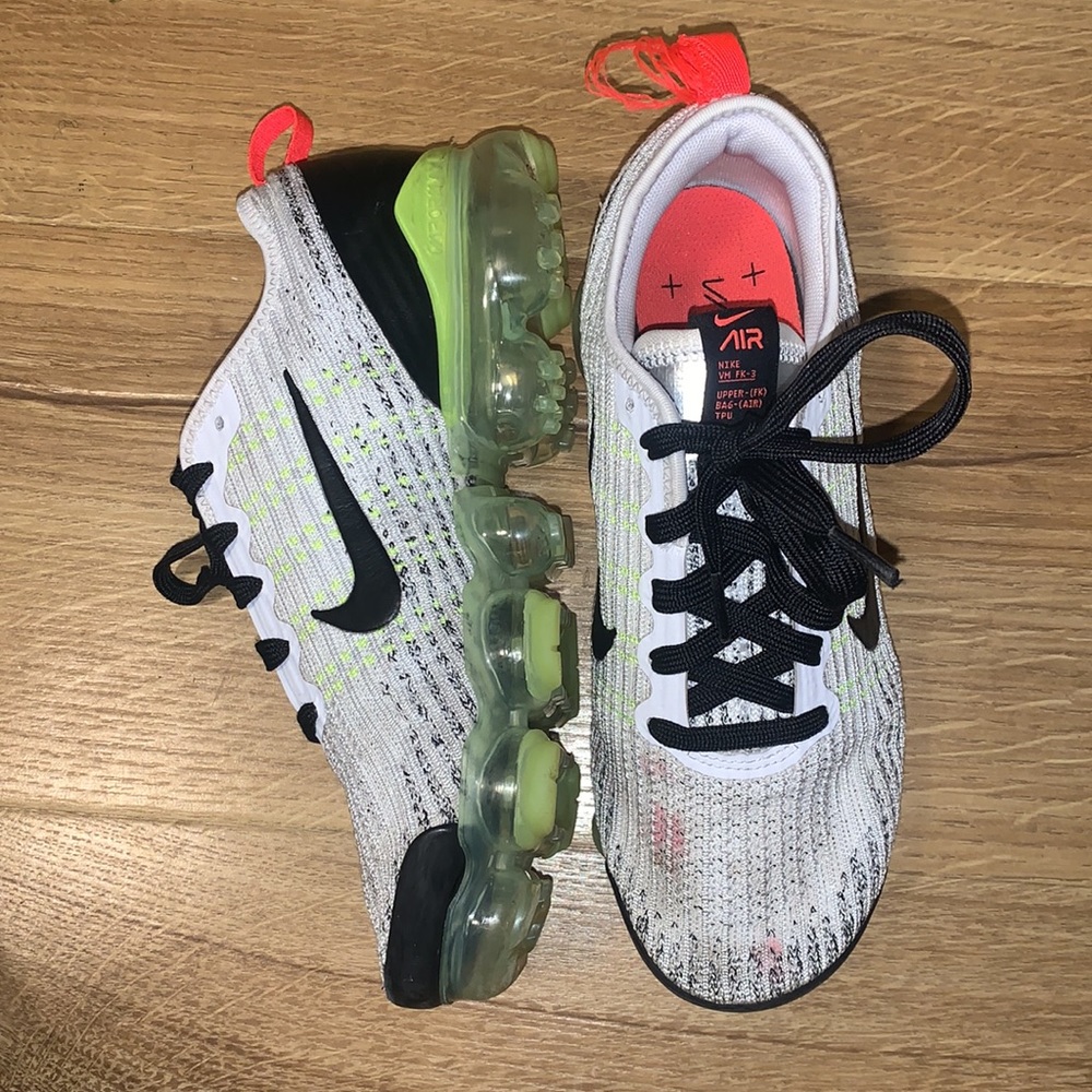 Nike Vapor Max size 6us - Picture 6 of 8
